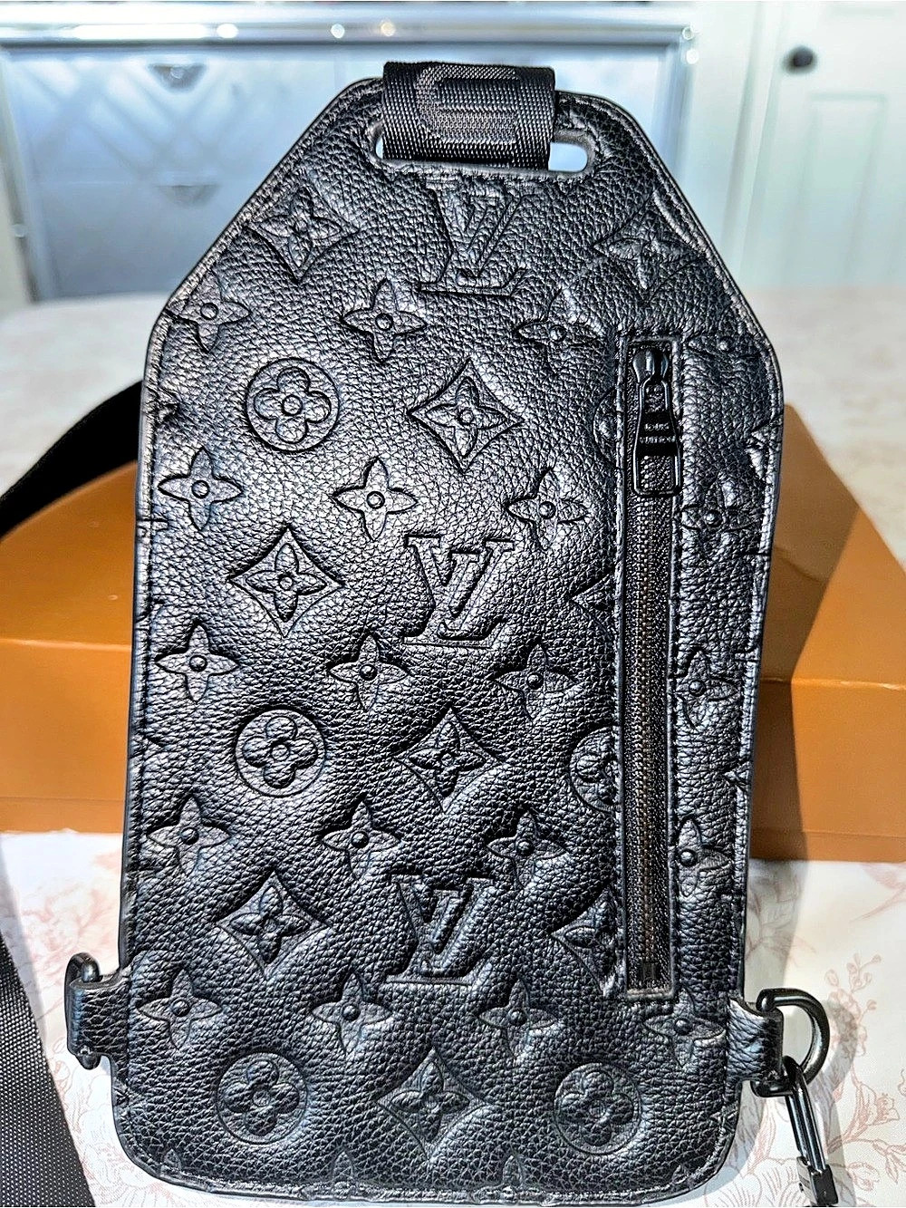 Louis Vuitton Saumur M45912 Black Crossbody Bag